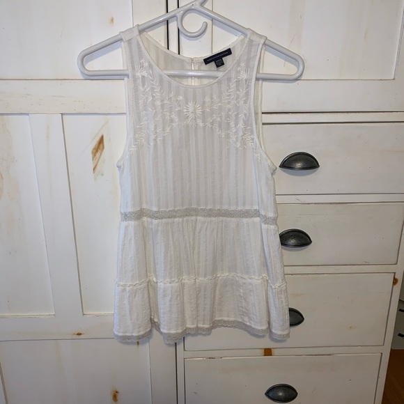 Embroidered Tank - Picture 2 of 5